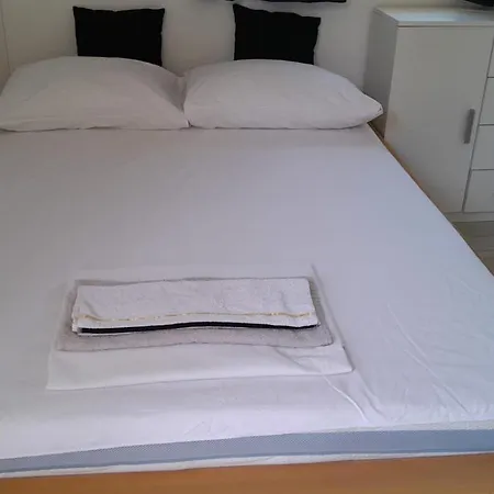 Sanja 3 * Neum