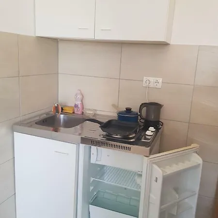 Apartment Sanja 3 *